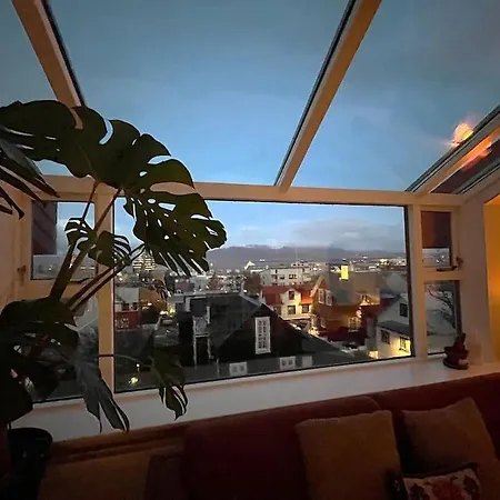 Lägenhet Penthouse In Rvk With Unique View Reykjavík